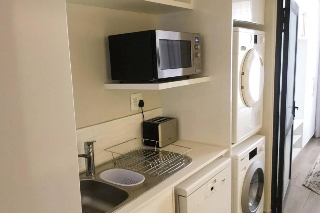 Regency Apartment Hotel Menlyn Pretoria-Noord Extérieur photo