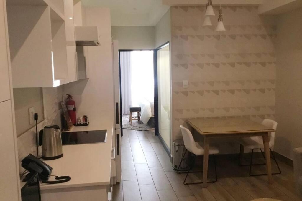 Regency Apartment Hotel Menlyn Pretoria-Noord Extérieur photo