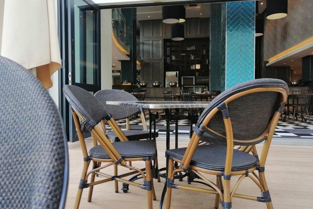 Regency Apartment Hotel Menlyn Pretoria-Noord Extérieur photo