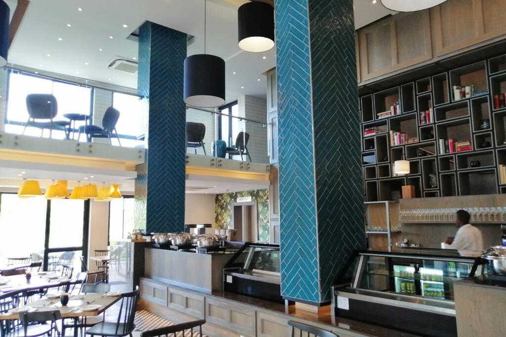 Regency Apartment Hotel Menlyn Pretoria-Noord Extérieur photo