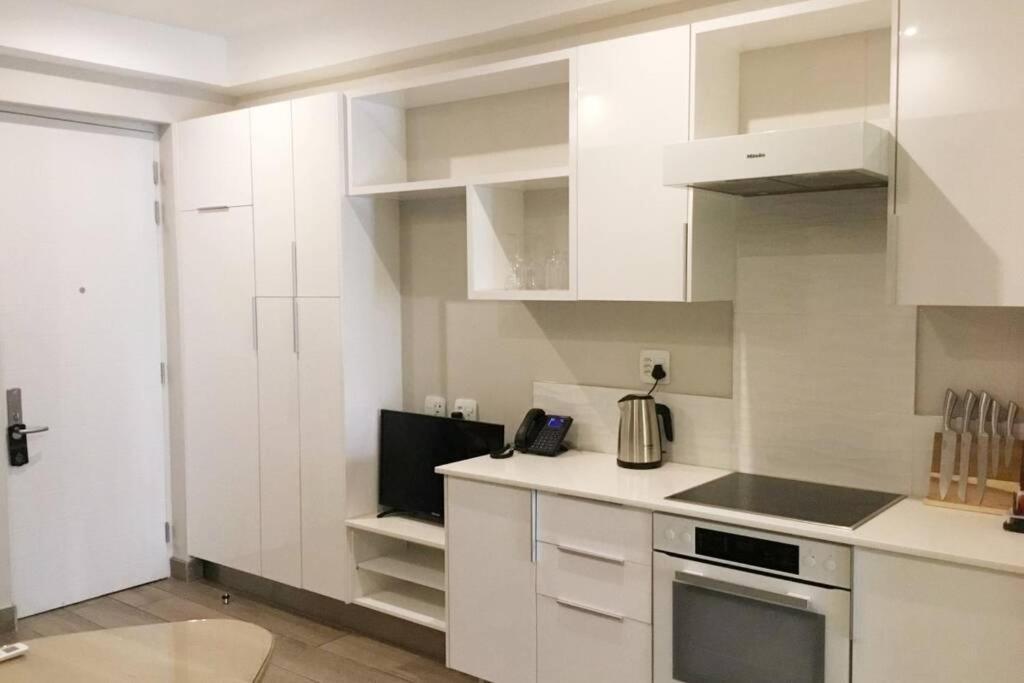 Regency Apartment Hotel Menlyn Pretoria-Noord Extérieur photo